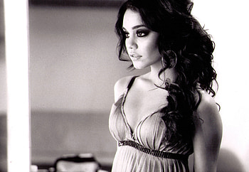 Vanessa Hudgens, vanessa, punch, hudgens, sucker HD wallpaper