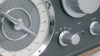 Tangent UNO Classic Retro FM/AM Table Radio HD wallpaper