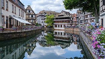 Strasbourg, Charming small city, International atmosphere, Weekend getaway HD wallpaper