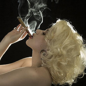 Smokin', ash, cigar, curls, model, blonde, puffing, smoking, girl, puffs, woman, smoke, seductive, whiffs, enjoyment, mouth, female HD wallpaper