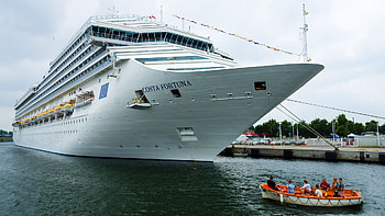 preparing journey, britannica, cruise ship HD wallpaper