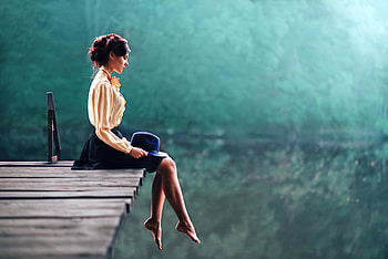 Auburn Hair Girl Outdoor Legs Hanging , girls, model HD wallpaper