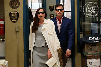 Brooklyn Nine-Nine, Chelsea Peretti, Gina's exit, Laugh and cry HD wallpaper