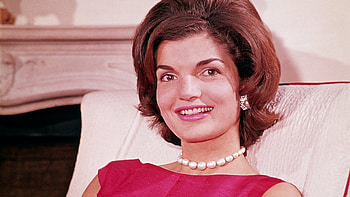 Jacqueline Kennedy Onassis, Born in 1929 HD wallpaper