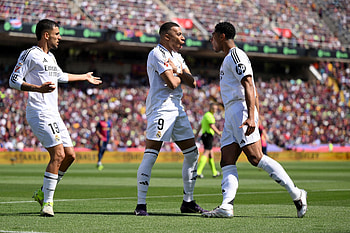 Real Madrid Soccer Action Featuring Kylian Mbappé & Jude Bellingham, soccer, Real Madrid C.F., Kylian Mbappé, Jude Bellingham HD wallpaper