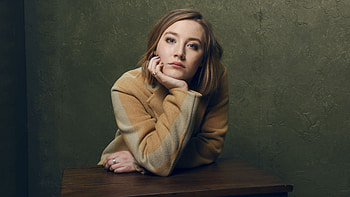 Woman, Saoirse Ronan, curious HD wallpaper