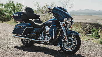 Harley-Davidson Street Glide, Timeless beauty, Ultra classic , Iconic HD wallpaper