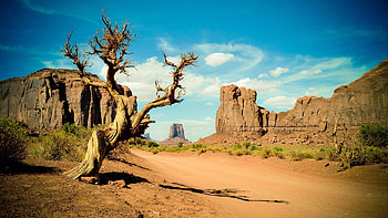Monument Valley, Arizona desert, Navajo region, Utah HD wallpaper