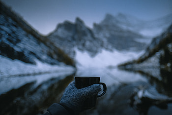 Nature, Mountains, Hand, Miscellanea, Miscellaneous, Cup, Mug, Glove HD wallpaper