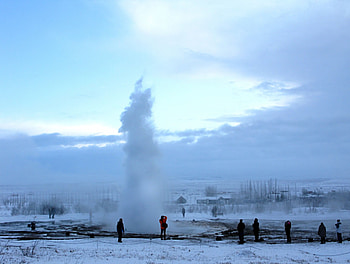 Strokkur Geyser at Geysir, Southern Iceland, Iceland, Geyser, Strokkur, Eruption HD wallpaper