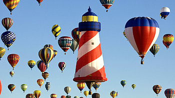 Hot Air Balloon, , Striking aerial , Atmospheric beauty HD wallpaper
