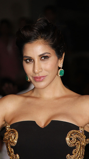 Sophie Chaudhary, bollywood actress, sexy gorgeous HD phone wallpaper