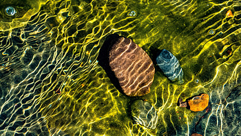 Top Angle View Of Stones Underwater Bubbles graphy HD wallpaper