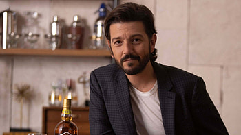 Diego Luna, Success story, Chivas Regal blend, Inspiring achievement HD wallpaper