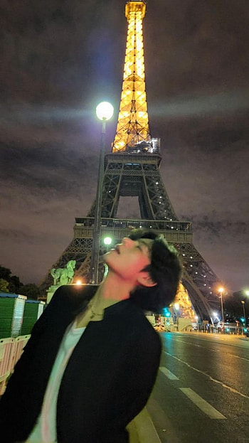 Taehyung in Paris, bts, insta, sky HD phone wallpaper