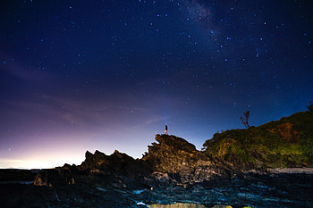 Coast, man, starry and clean sky HD wallpaper