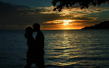 Sunset Kiss, nature, Couple, Sunset, Kiss HD wallpaper