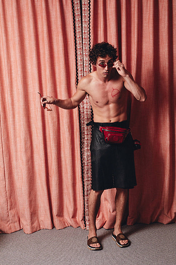 Robert Sheehan, Irish actor, Talented performer, Memorable roles HD phone wallpaper