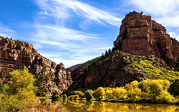 Autumn In Glenwood Canyon - Colorado, clouds, trees, sky, usa, mountain, lake HD wallpaper