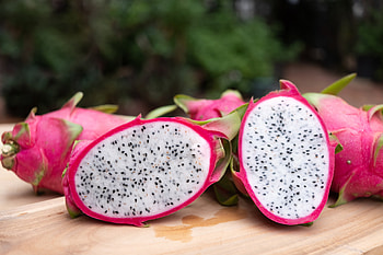 Dragon Fruit, Bnh Thun province, Southeast Asian delicacy, Sweet and juicy HD wallpaper