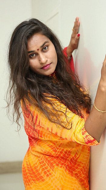 Mahathi, telugu actress, sexy seductive HD phone wallpaper