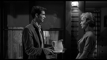 Everyone knows Psycho. Alfred Hitchcock, one of the greatest film directors in history, created a film of tense, dark and horrific levels. HD wallpaper
