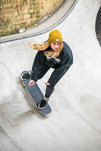 Ramp, Girl Skateboarding HD phone wallpaper