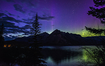 Aurora Borealis, Banff National Park, Alberta, canada HD wallpaper