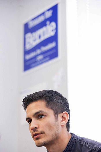 Nicholas Gonzalez, TV Shows, San Antonio Actor, Bernie Sanders HD phone wallpaper