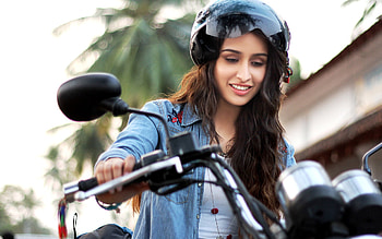 Shraddha Kapoor Very Cute, shraddha-kapoor, indian-celebrities, girls, desi-girls HD wallpaper