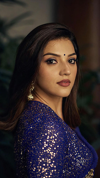 Mehreen Pirzada, saree lover, model HD phone wallpaper