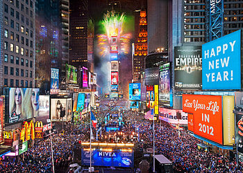 City that never sleeps, Busy streets, Tourist hotspot, Iconic landmark HD wallpaper