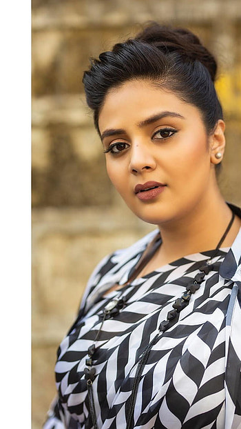 Sreemukhi, telugu actress, model HD phone wallpaper