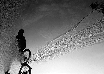 Cycling on Beach, on beach, cycling, cool HD wallpaper