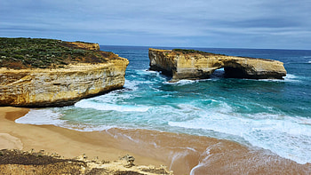 Great Ocean Roadd, SW Victoria, Australia, sea, clouds, sky, rocks HD wallpaper