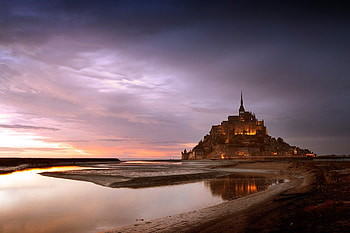 Mont Saint Michel, Architectural marvel, Stunning backdrop, Tranquil ambiance HD wallpaper