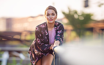 Natural beauty, girl, model, smile, outdoors HD wallpaper