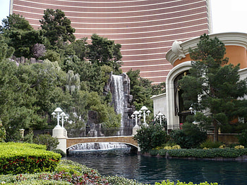 Waterfall at Wynn Casino 1, las vegas, graphy, , wynn, casino, water HD wallpaper