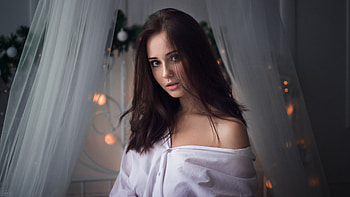 Beautiful woman, long hair, portrait HD wallpaper