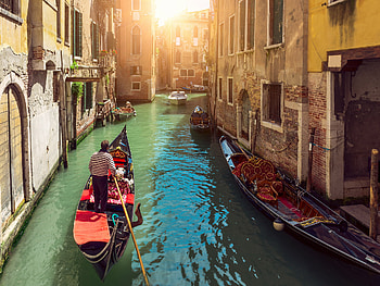 Venetian gondola, Historical significance, Venice tradition, Iconic boat HD wallpaper