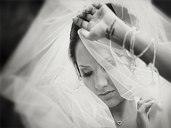 Our love makes you beautiful to me, woman, portrait, beauty, black and white HD wallpaper