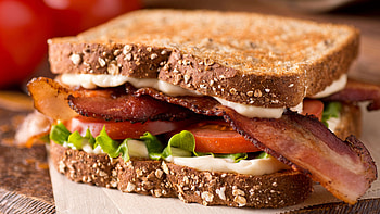 Classic BLT bacon, Lettuce tomato sandwich HD wallpaper