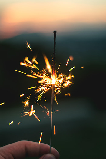 Hand, Sparks, Miscellanea, Miscellaneous, Focus, Sparkler HD phone wallpaper
