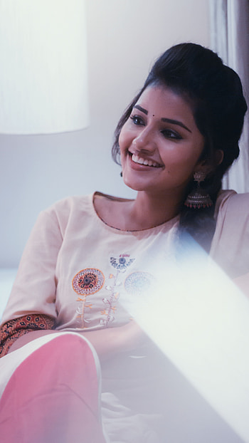 Anupama parameshwara, telugu actress HD phone wallpaper