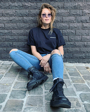 Charlotte de Witte, Social media presence, Artistic , Aesthetic appeal HD phone wallpaper