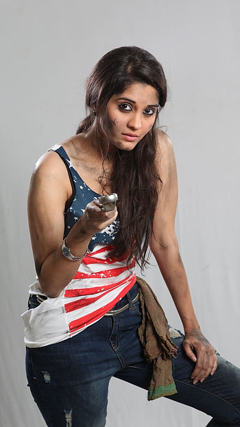 Surabhi Puranik, Tollywood Actress HD phone wallpaper