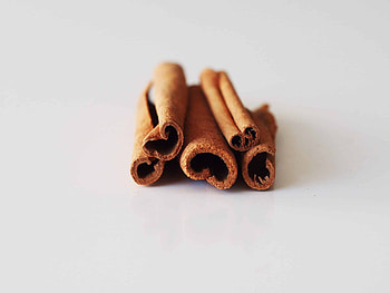Cinnamon for babies, Culinary introduction, Healthy baby food, Flavor exploration HD wallpaper
