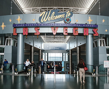 McCarran International Airport, Transportation options HD wallpaper