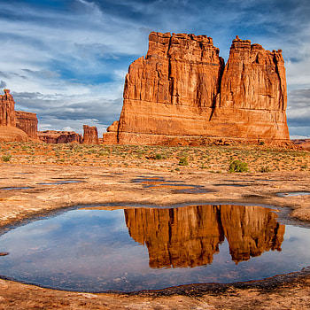 Must-see locations, Iconic arches, Popular viewpoints, Landmark attractions HD phone wallpaper