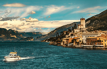 Dream villages, Wine and travel, Lake Garda, Italian getaway HD wallpaper